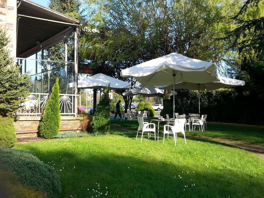 Ruta Jacobea Hotel Lavacolla Bagian luar foto