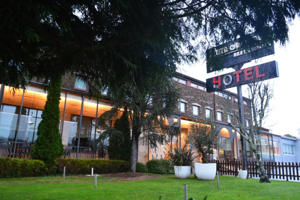 Ruta Jacobea Hotel Lavacolla Bagian luar foto
