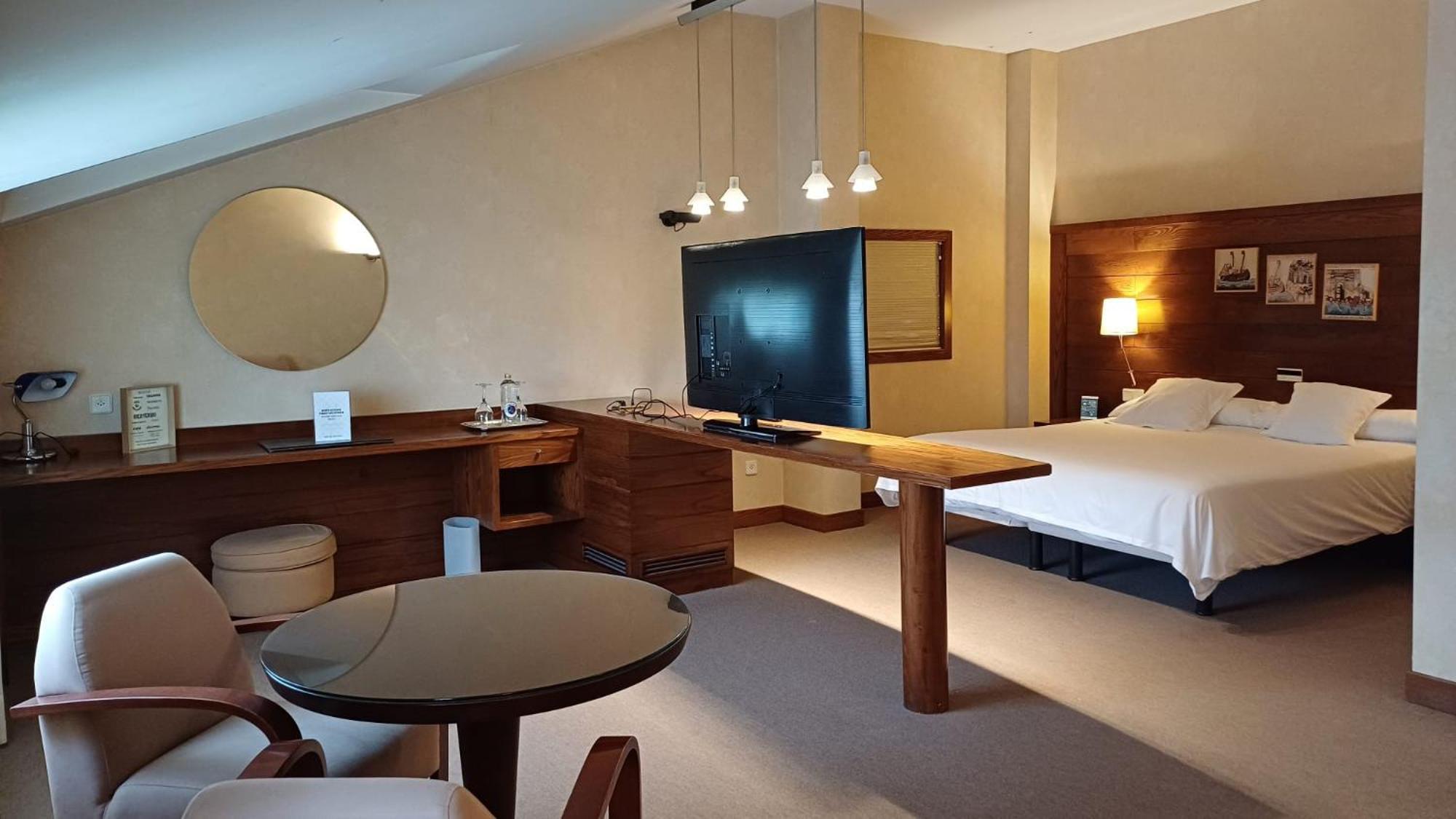 Ruta Jacobea Hotel Lavacolla Bagian luar foto
