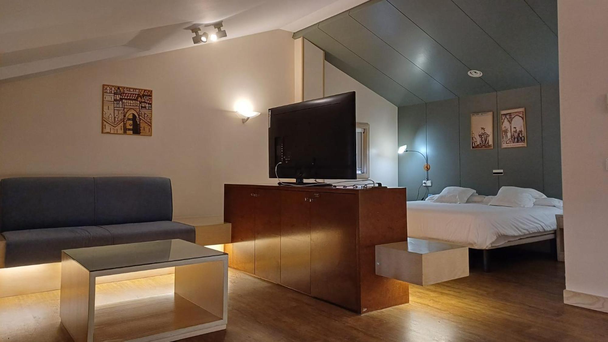 Ruta Jacobea Hotel Lavacolla Bagian luar foto