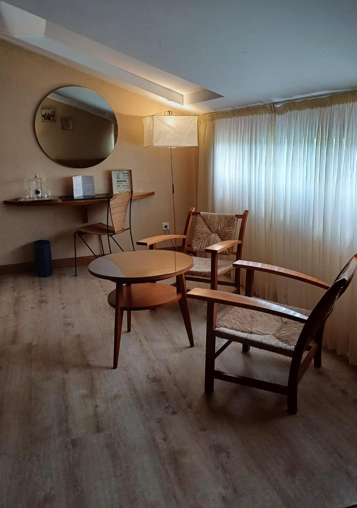 Ruta Jacobea Hotel Lavacolla Bagian luar foto