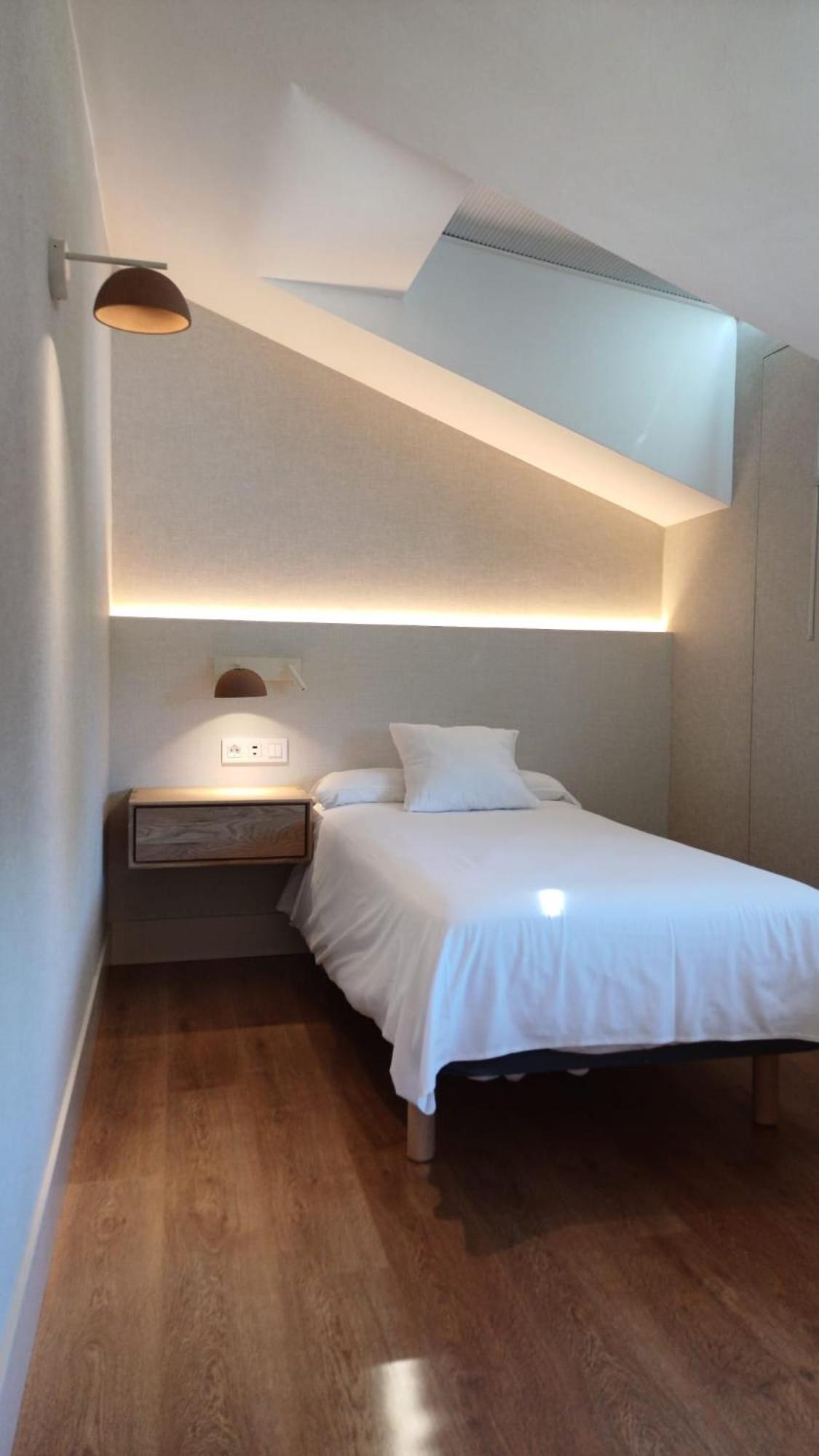 Ruta Jacobea Hotel Lavacolla Bagian luar foto