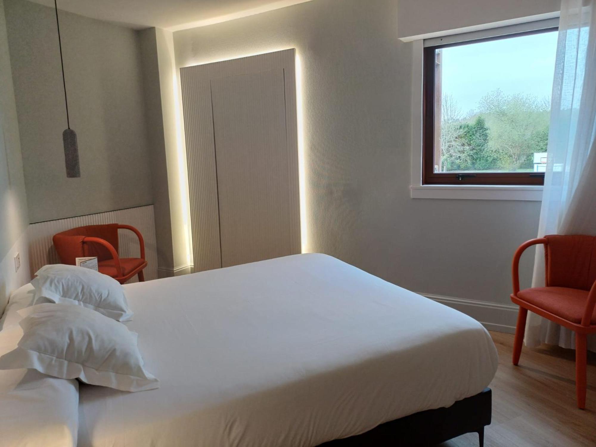 Ruta Jacobea Hotel Lavacolla Bagian luar foto