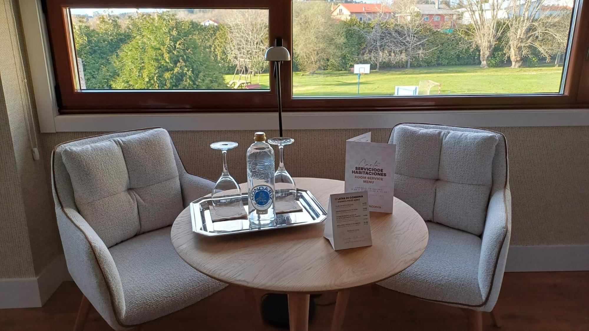 Ruta Jacobea Hotel Lavacolla Bagian luar foto