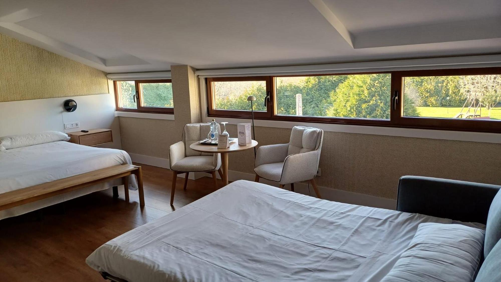 Ruta Jacobea Hotel Lavacolla Bagian luar foto
