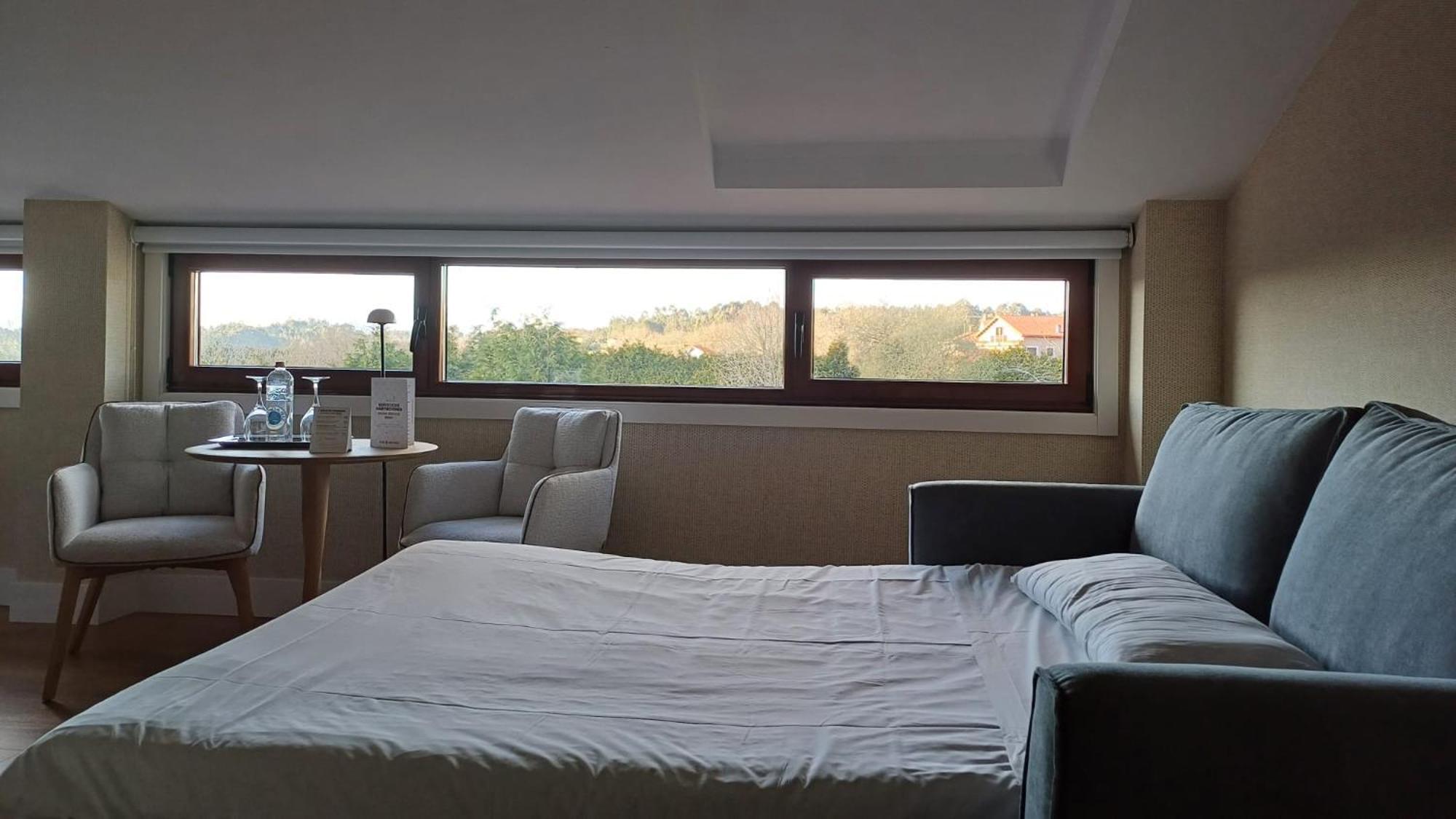 Ruta Jacobea Hotel Lavacolla Bagian luar foto